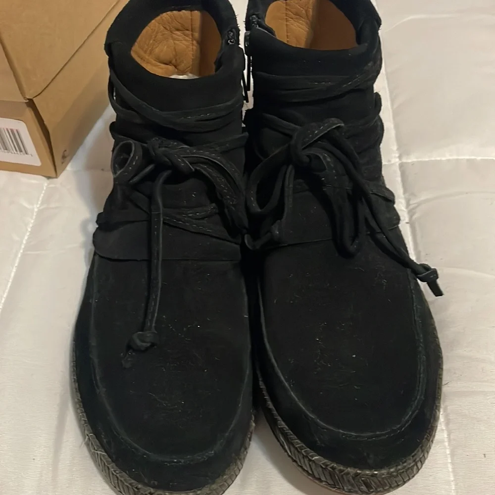 EUC Ugg Moccasins 7 - Picture 7 of 8